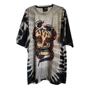 Tie-Dye Skull Graphic T-Shirt